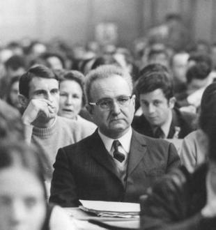 Roger-Garaudy-avait-enseigne-cinq-ans-a-Poitiers_image_article_droite