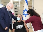 Israel tilbyr en tredje vaksinedose til barn