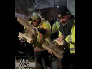 Politiet vil ha vekk demonstrantene – beslaglegger ved