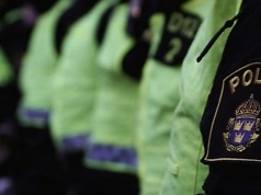 Polititjenestemenn i Sverige dømt – fant på kriminelle anklager og brøt seg ulovlig inn i bolig