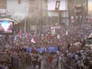 Tusenvis demonstrerte mot LHBTQ og Pride i Serbia