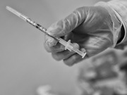 STUDIE: Koronavaksiner forårsaker autisme