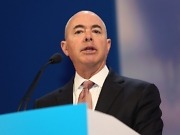 Riksrett mot jødisk minister som står bak rekordhøy innvandring