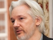 Assange løslatt etter avtale
