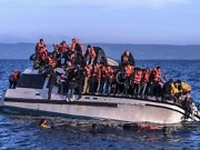 Syv av ti europeere mener landet deres tar inn for mange migranter