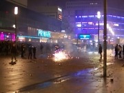 Se innvandrerkaoset i Europa under nyttårsaften