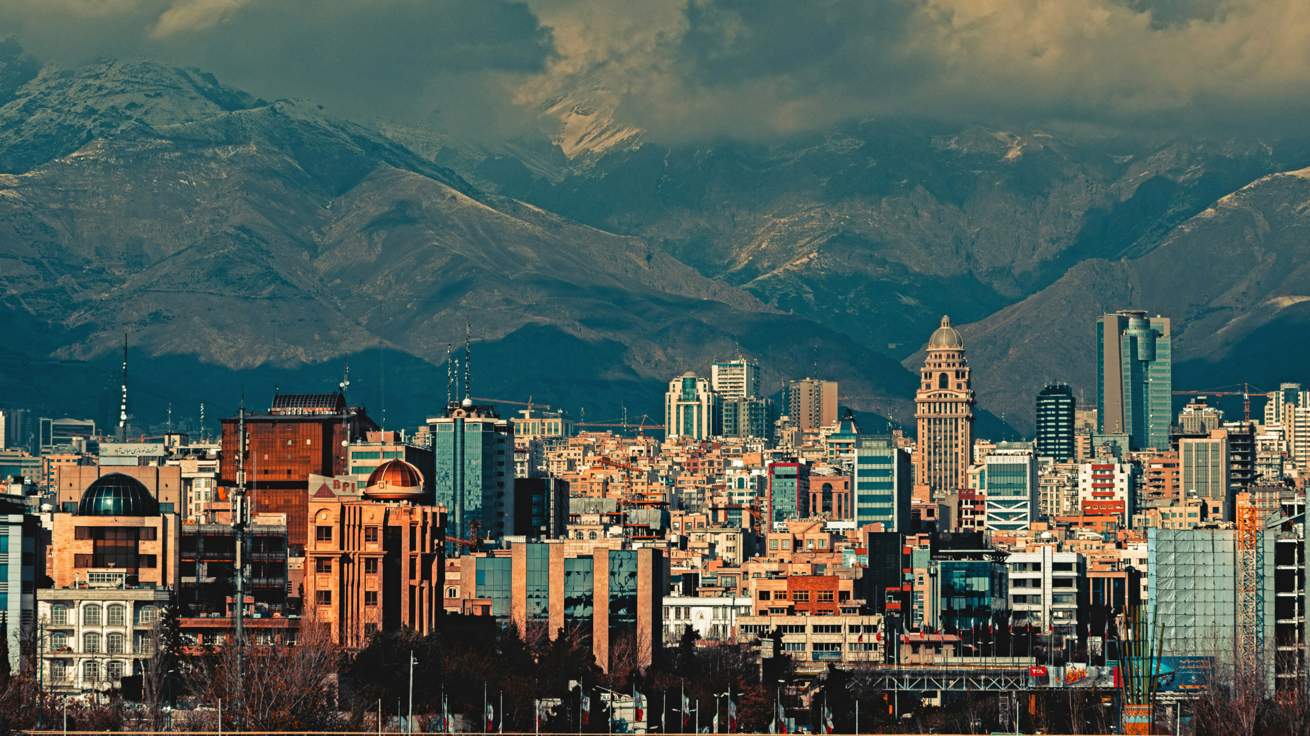 https://unsplash.com/photos/aerial-view-of-city-buildings-during-daytime-rG41gpS2FKI