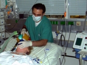 Var ikke anestesilege – dømmes til fengsel for å ha forårsaket en kvinnes død