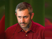 Kritiserte staten Israel – ble oppfordret til å ta sitt eget liv https://commons.wikimedia.org/wiki/File:Aron_Flam_2015.jpg