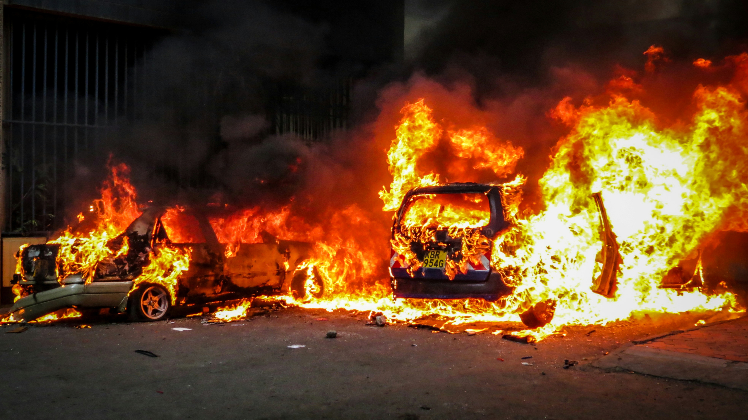 https://unsplash.com/photos/cars-are-engulfed-in-flames-and-smoke-hPJZ9IMKYYY